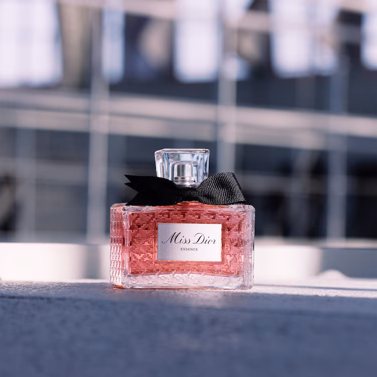 Miss Dior Essence - Essence de Parfum - Görsel 4